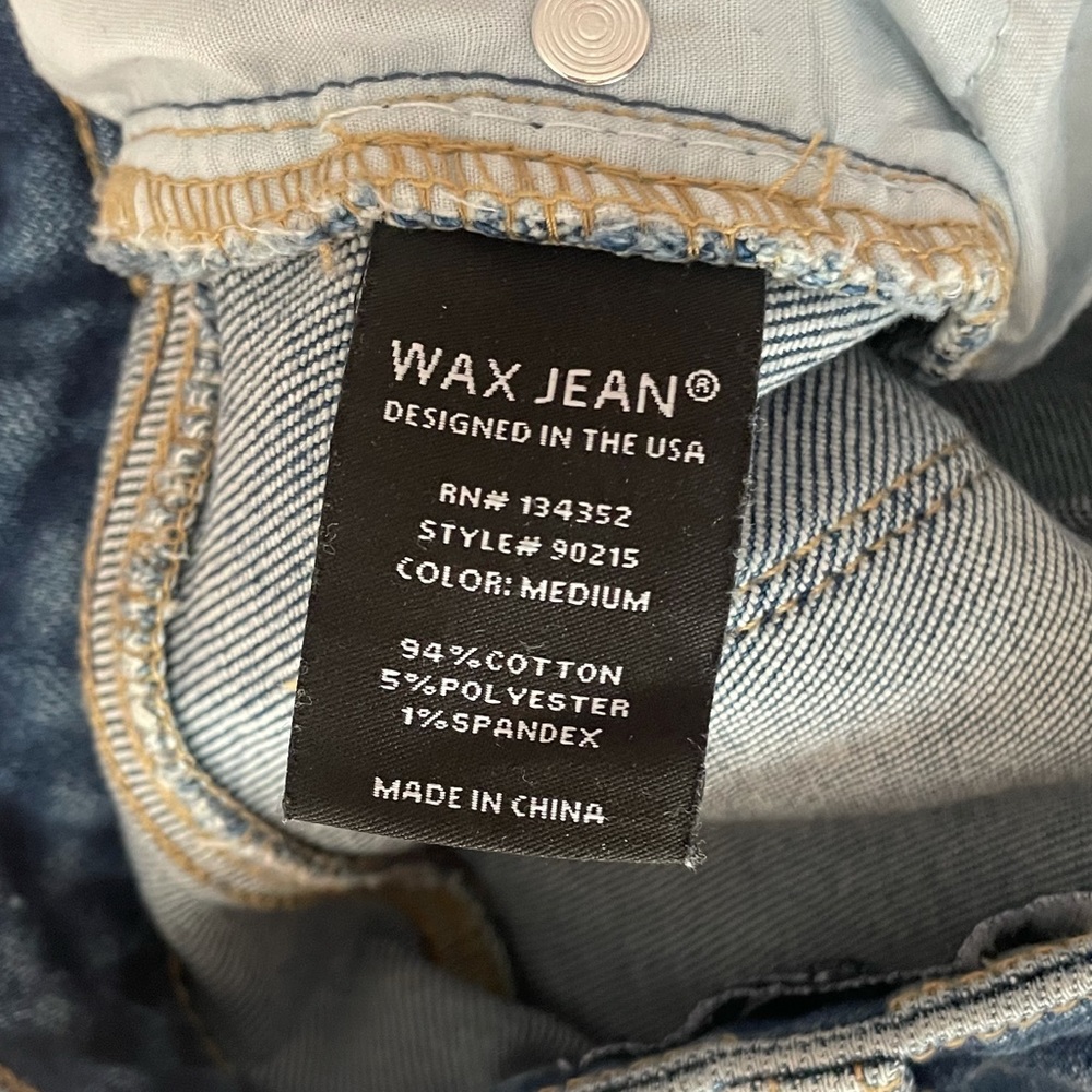 Women’s Ripped Jeans - Picture 6 of 6